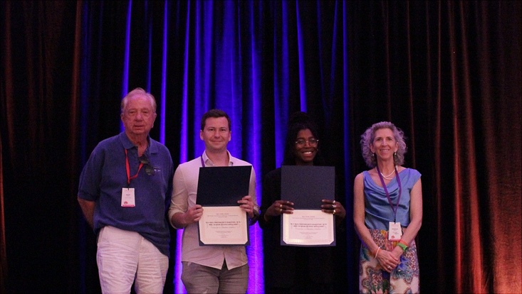 Best Paper Award-Verleihung HICSS 2023